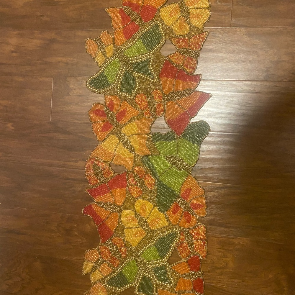 Butterfly Pattern Table Runner - Picture 2 of 4